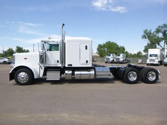2023 Peterbilt 389