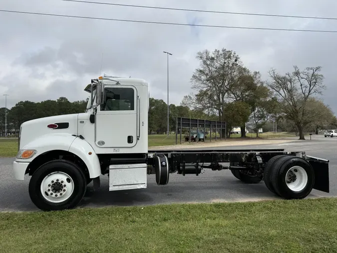 2018 Peterbilt 337