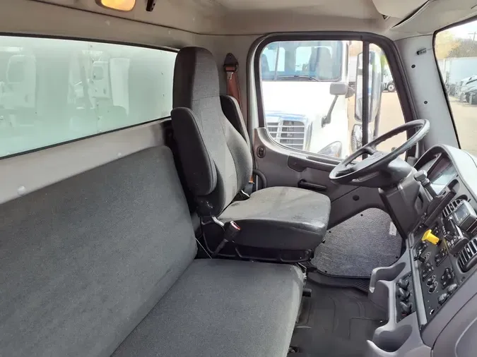 2017 FREIGHTLINER/MERCEDES M2 106