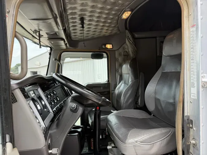 2020 Kenworth W900