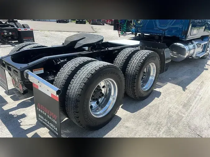 2019 FREIGHTLINER CA126