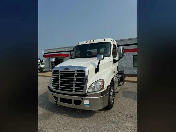 2019 FREIGHTLINER/MERCEDES CASCADIA 125f10e3a068605e771a7f26115900b44e4