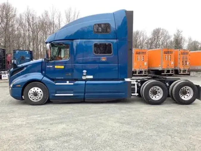 2022 Volvo VNL860