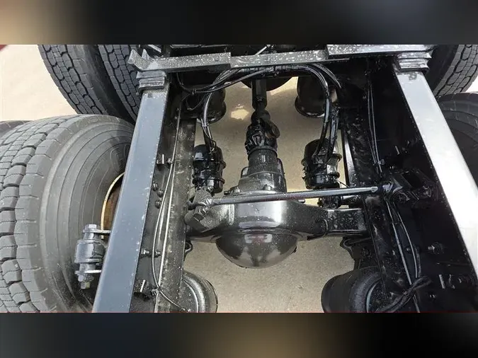 2021 FREIGHTLINER CA126