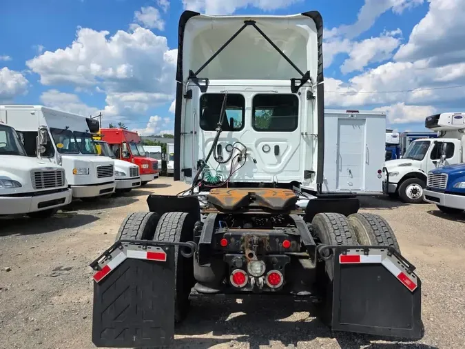 2019 FREIGHTLINER NEW CASCADIA 126