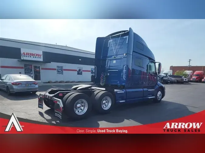2023 VOLVO VNL760
