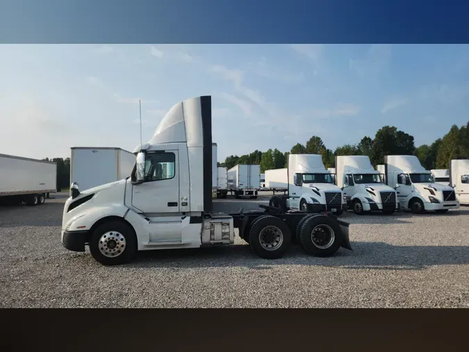 2019 Volvo VNL300