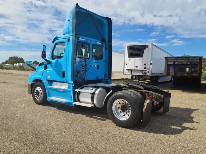 2020 FREIGHTLINER/MERCEDES NEW CASCADIA 126
