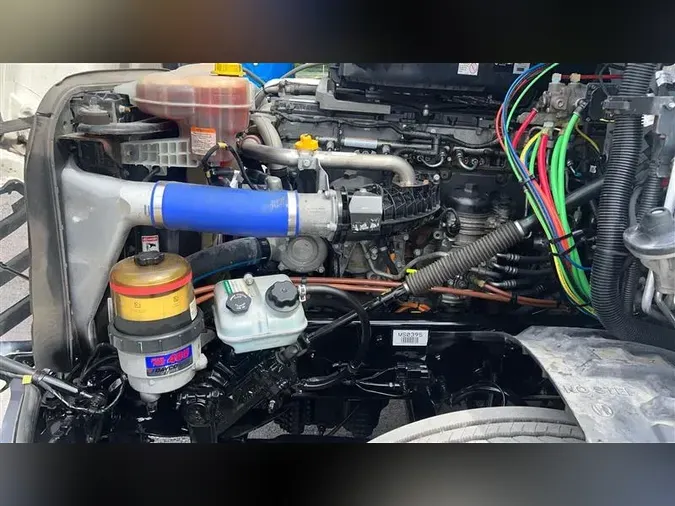 2021 FREIGHTLINER CA126