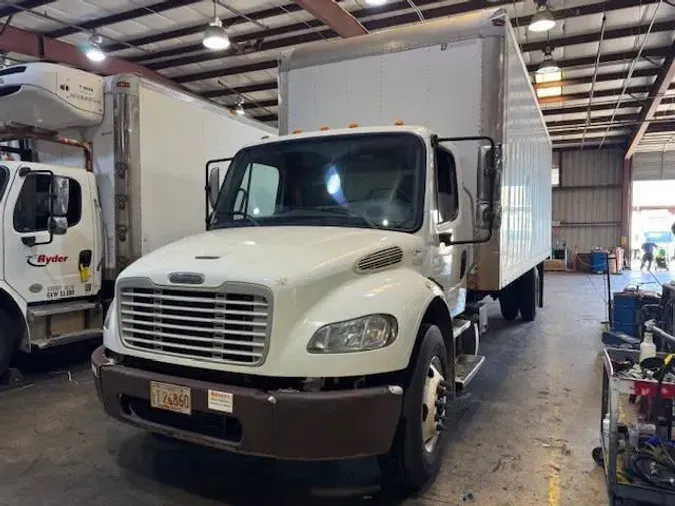 2013 FREIGHTLINER/MERCEDES M2 106