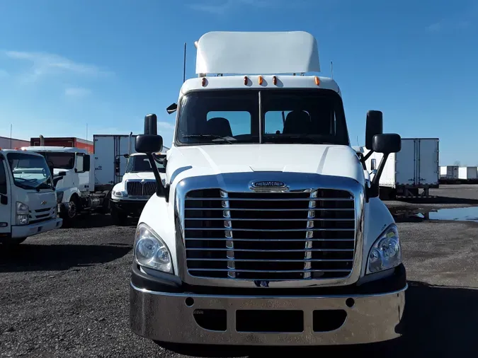 2014 FREIGHTLINER/MERCEDES CASCADIA 125