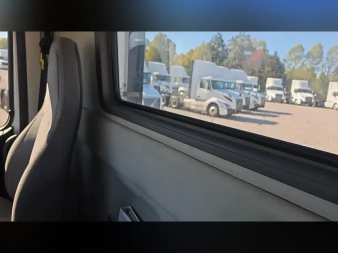 2019 Volvo VNL300