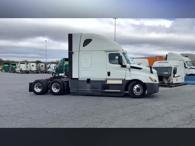 2022 Freightliner Cascadia 126