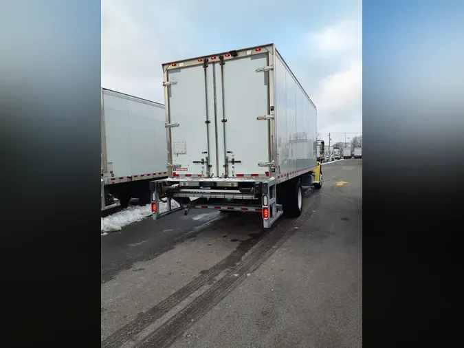 2016 FREIGHTLINER/MERCEDES M2 106