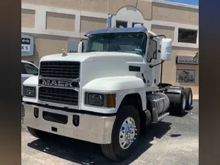 2025 MACK PI64T