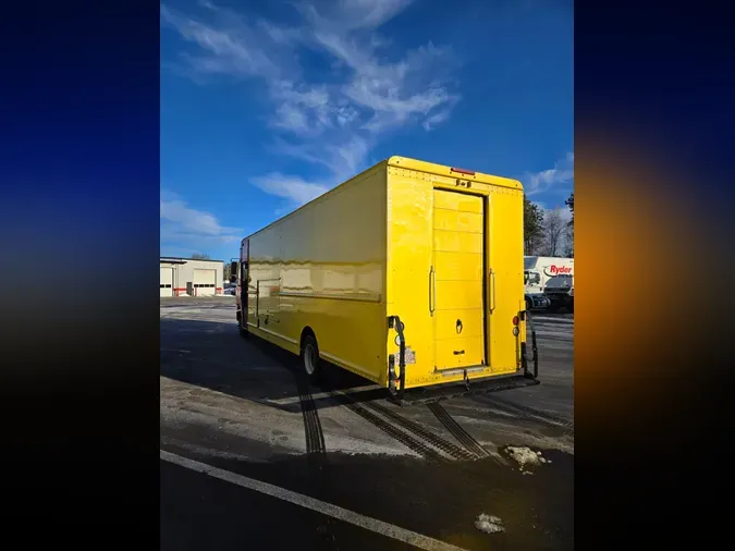 2017 FRTLR CUSTOM CHASSIS CORP MT-55 WALK-IN