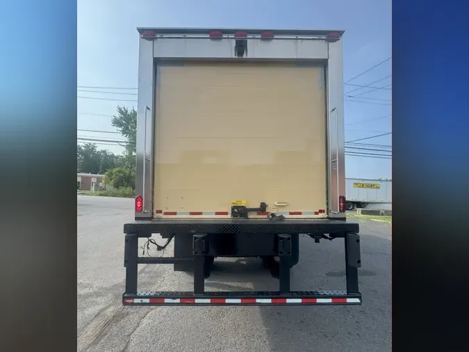 2019 FREIGHTLINER M2 106