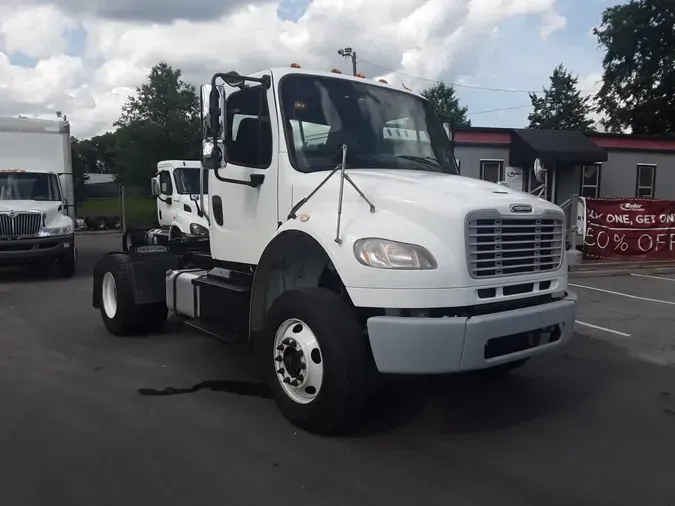 2016 FREIGHTLINER M2 106
