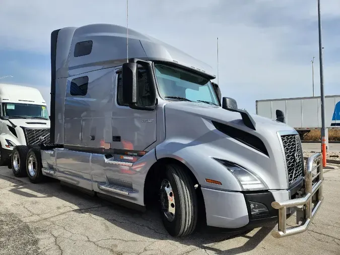 2024 VOLVO VNL64T760