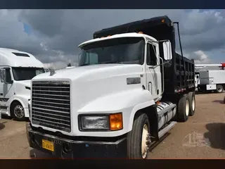 1997 MACK CH613