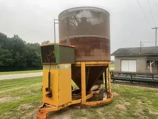 John Deere 8440