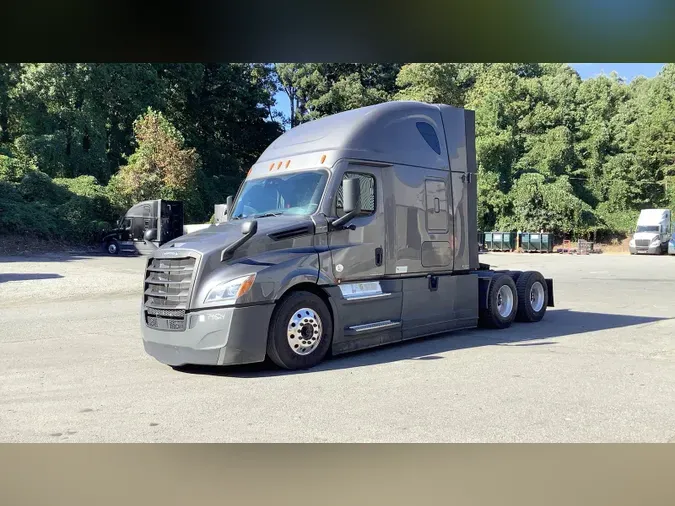 2022 Freightliner Cascadia 126