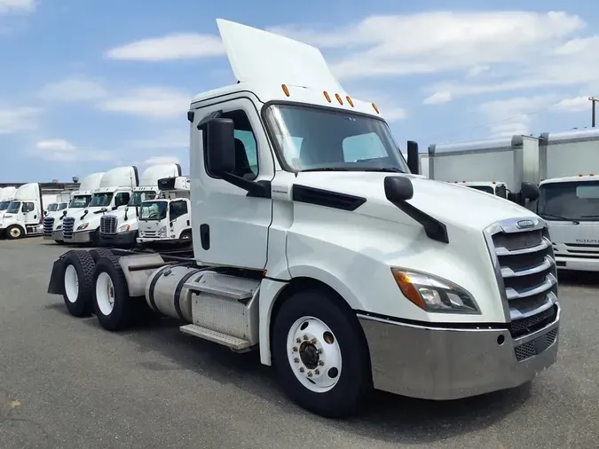 2019 FREIGHTLINER NEW CASCADIA PX12664