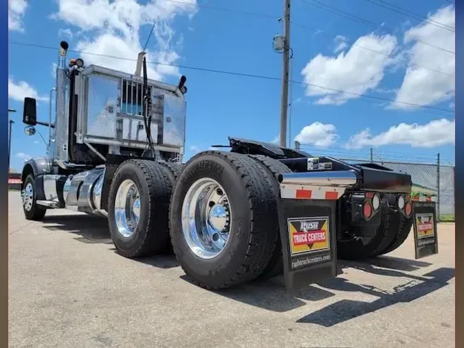 2023 Peterbilt 567