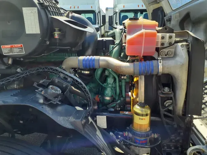 2018 VOLVO VNL64TRACTOR