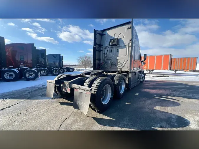 2022 Freightliner Cascadia 126