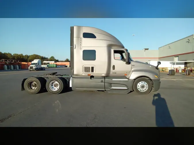 2022 International LT