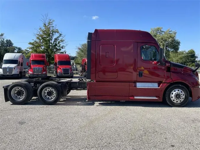 2019 FREIGHTLINER CA126