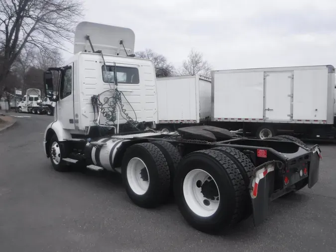 2019 VOLVO VNL