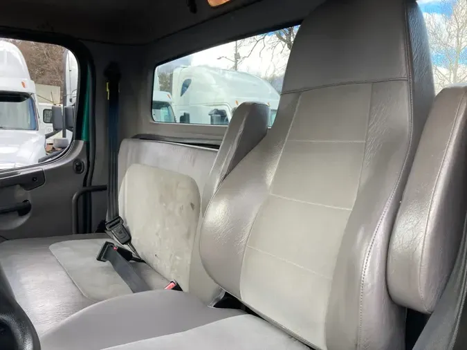 2020 FREIGHTLINER/MERCEDES M2 106