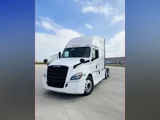 2019 Freightliner Cascadia 126