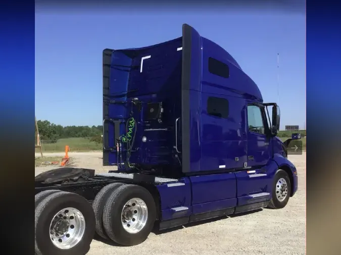 2023 VOLVO VNL64T860