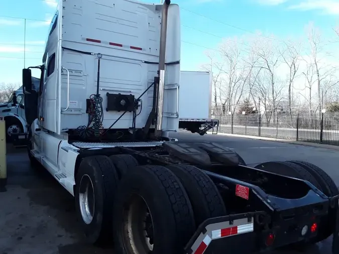 2019 VOLVO VNL64T-760