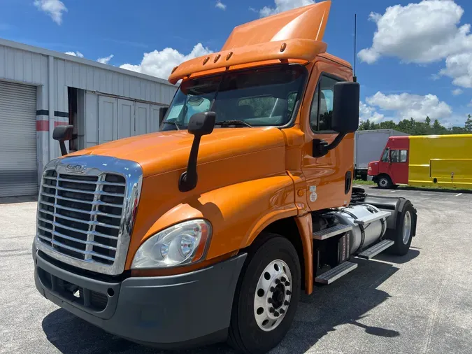 2019 FREIGHTLINER/MERCEDES CASCADIA 125