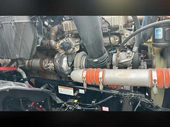 2022 Freightliner Cascadia 126