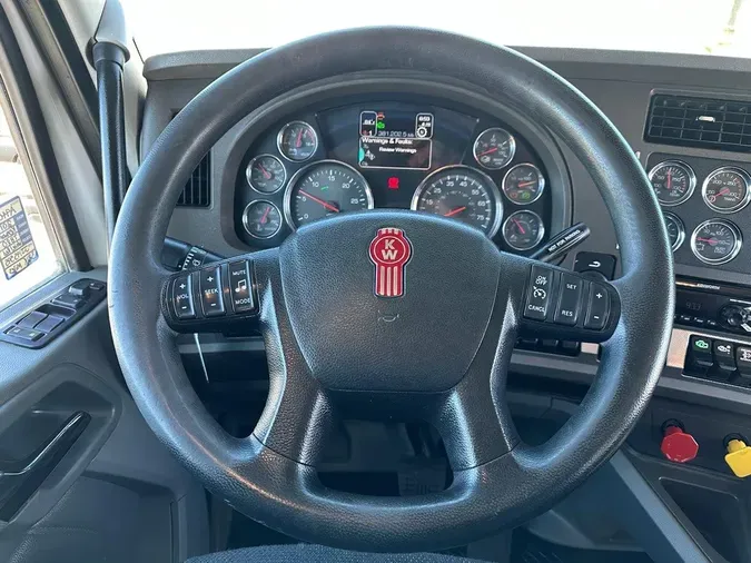 2018 KENWORTH T880