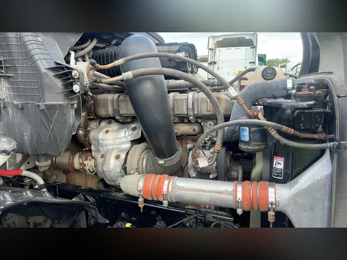2020 Freightliner Cascadia 126