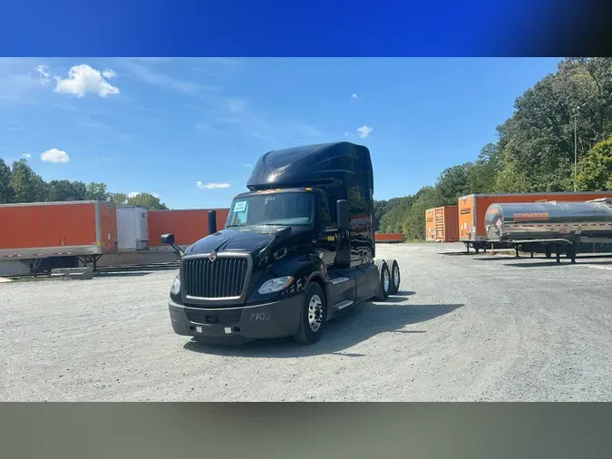 2022 International LT625