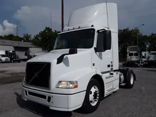 2016 Volvo VNM42TRACTOR