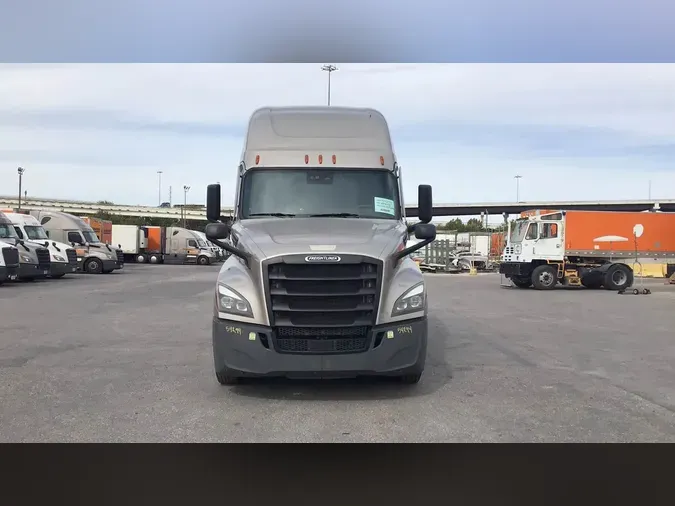 2023 Freightliner Cascadia 126