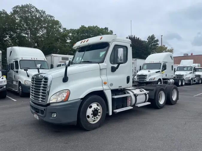 2018 FREIGHTLINER/MERCEDES CASCADIA 125f163e36df054efe803dfc5e52a9447ab