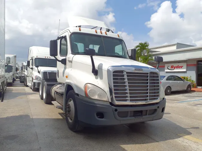 2016 FREIGHTLINER/MERCEDES CASCADIA 125