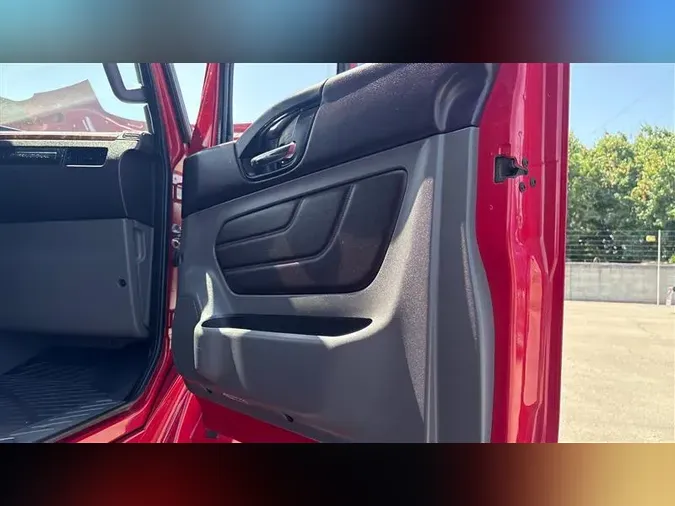 2020 INTERNATIONAL LT