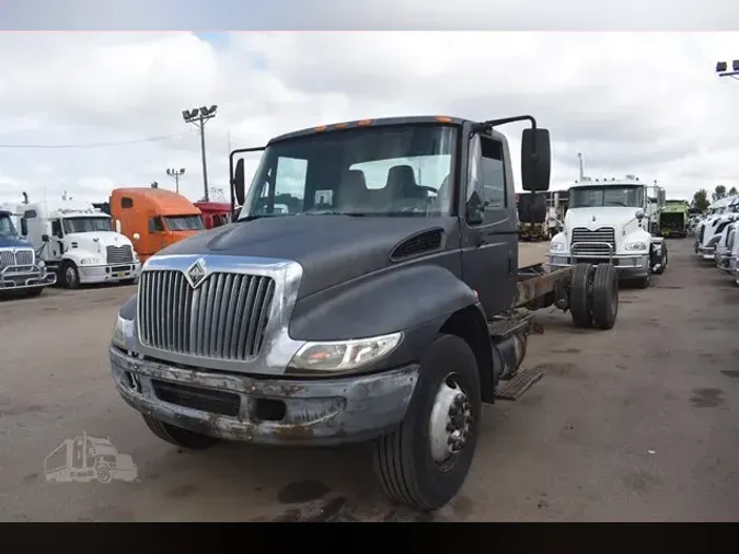 2004 INTERNATIONAL DURASTAR 4300