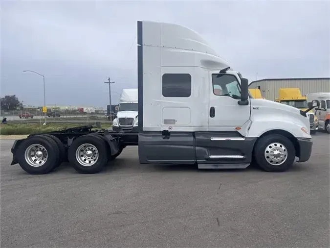 2018 INTERNATIONAL LT
