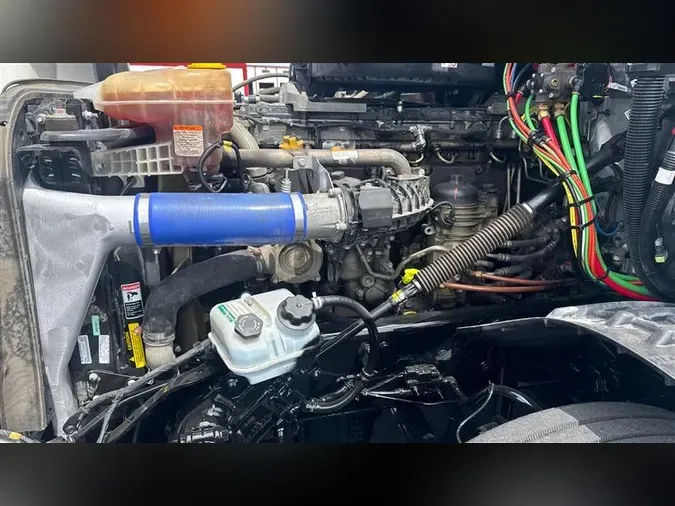 2021 FREIGHTLINER CA126